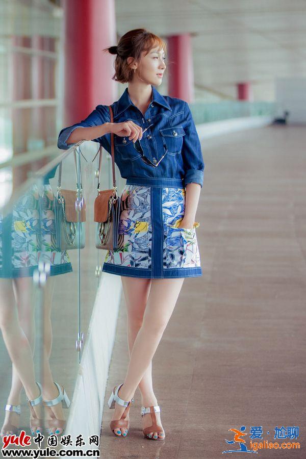 練練最新機場拍曝光 展迷人笑容大露美腿