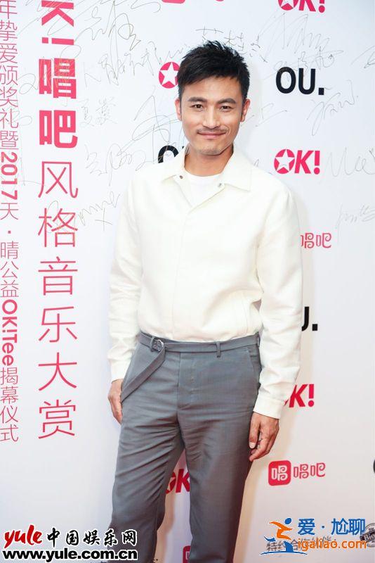 耿樂亮相時尚盛典 眼神深邃魅力十足