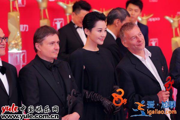 許晴颯氣亮相上影節(jié)紅毯 本屆金爵獎(jiǎng)唯一女評(píng)委氣場十足 許晴颯氣亮相上影節(jié)紅毯 本屆金爵獎(jiǎng)唯一女評(píng)委氣場十足