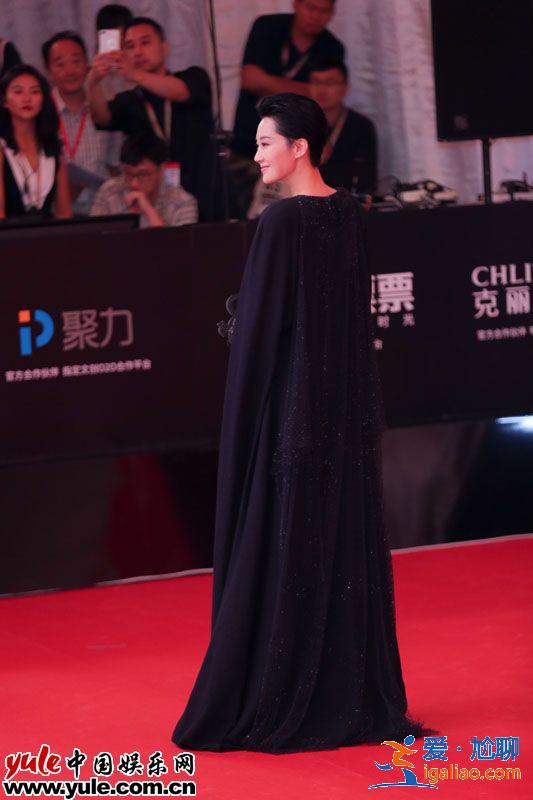 許晴颯氣亮相上影節(jié)紅毯 本屆金爵獎(jiǎng)唯一女評(píng)委氣場十足 許晴颯氣亮相上影節(jié)紅毯 本屆金爵獎(jiǎng)唯一女評(píng)委氣場十足