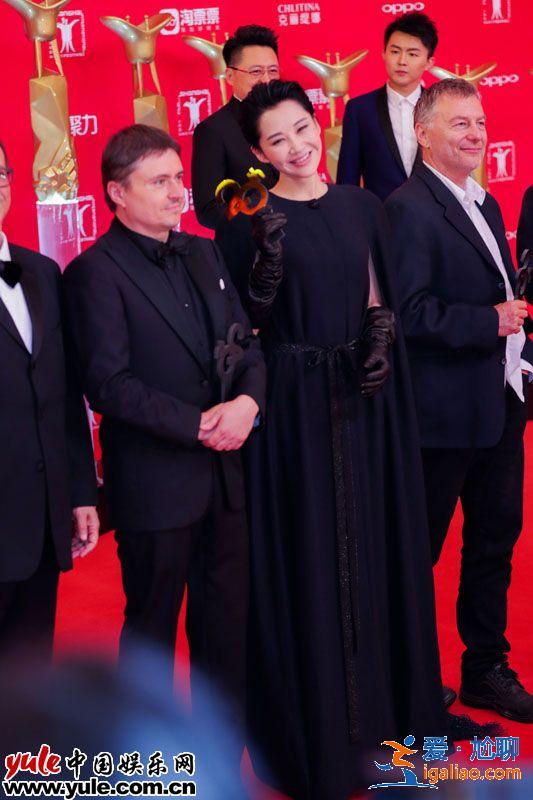 許晴颯氣亮相上影節(jié)紅毯 本屆金爵獎(jiǎng)唯一女評(píng)委氣場十足 許晴颯氣亮相上影節(jié)紅毯 本屆金爵獎(jiǎng)唯一女評(píng)委氣場十足