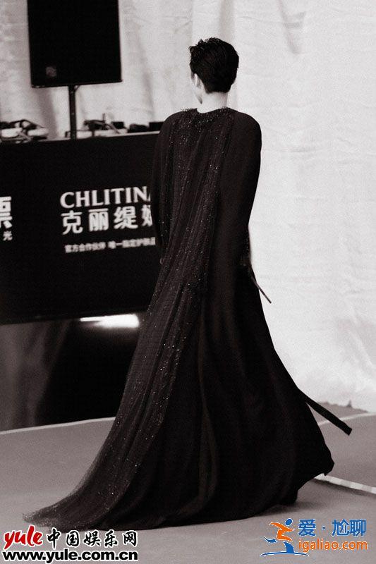 許晴颯氣亮相上影節(jié)紅毯 本屆金爵獎(jiǎng)唯一女評(píng)委氣場十足 許晴颯氣亮相上影節(jié)紅毯 本屆金爵獎(jiǎng)唯一女評(píng)委氣場十足