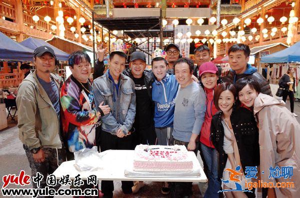 寧桓宇生日拍戲受傷  《慌槍走板》電影劇組感動慶生