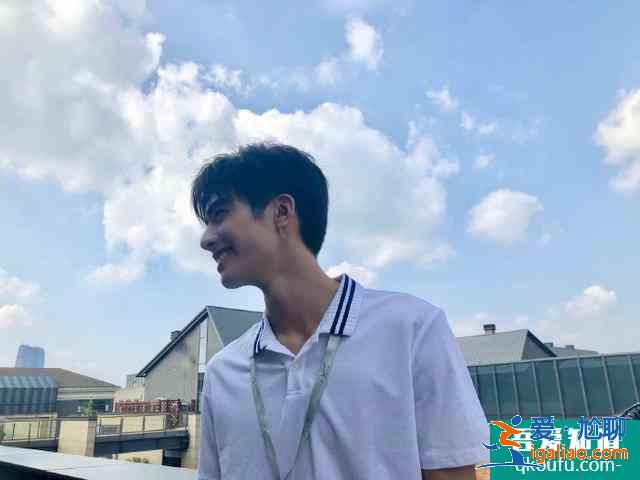 《以家人之名》路透：宋威龍譚松韻解鎖新型親吻方式，甜而不膩？