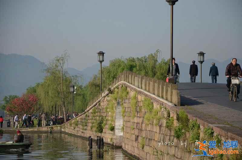 情侶能去西湖斷橋嗎，斷橋適合情侶去玩嗎？