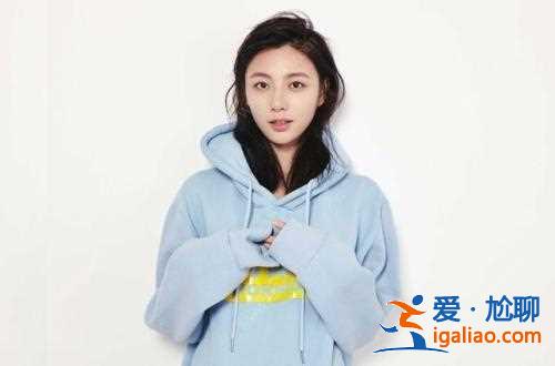 陳雅婷已成前任?王思聰陪新女友逛街買手機,卻被對方身高給虐了 陳雅婷已成前任?王思聰陪新女友逛街買手機,卻被對方身高給虐了