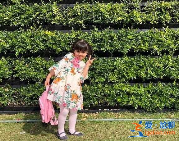 梁詠琪女兒長大了，混血基因越來越強(qiáng)大，網(wǎng)友說顏值最高的星二代
