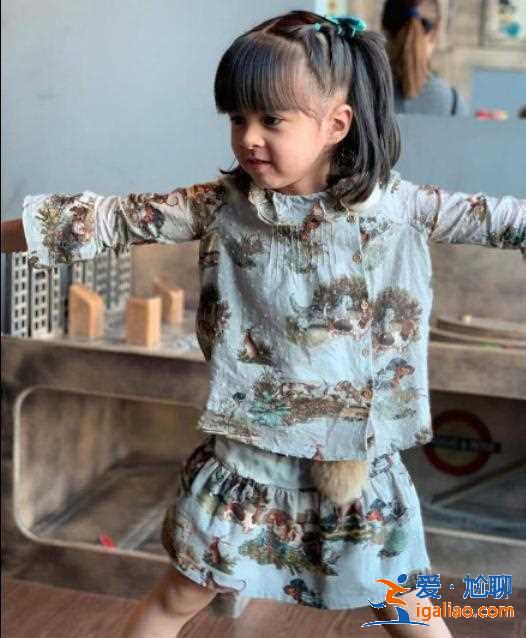 梁詠琪女兒長大了，混血基因越來越強(qiáng)大，網(wǎng)友說顏值最高的星二代