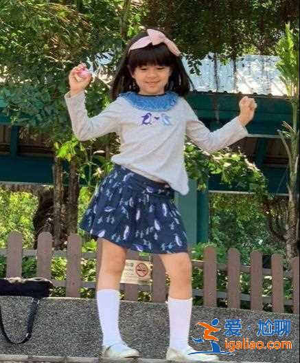 梁詠琪女兒長大了，混血基因越來越強(qiáng)大，網(wǎng)友說顏值最高的星二代