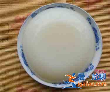 涼粉是什么做的？？