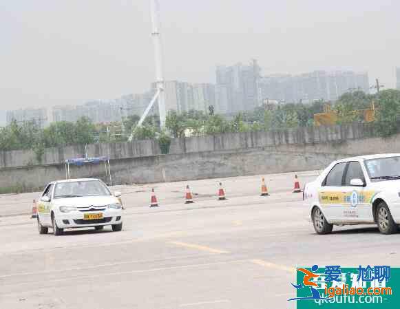 科目三靠邊停車扣分標(biāo)準(zhǔn)，科目三怎么靠邊停車？