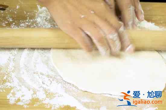 手搟面的做法? 手搟面的做法?