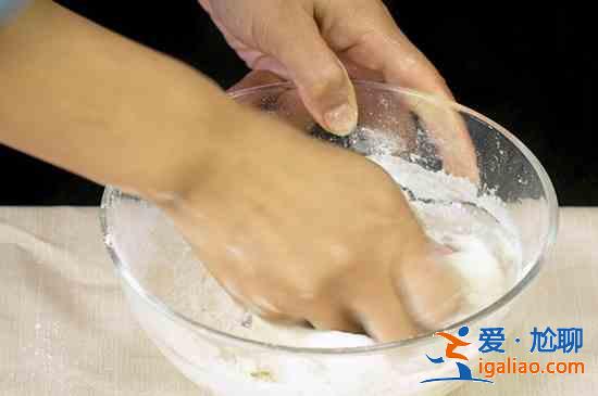 手搟面的做法? 手搟面的做法?