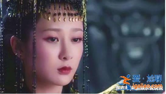 女明星戴珠子誰最美？楊紫真心美，楊冪有靈氣，劉濤像頂吊燈