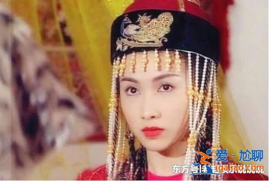 女明星戴珠子誰最美？楊紫真心美，楊冪有靈氣，劉濤像頂吊燈