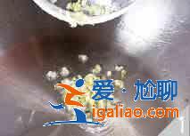 香干炒芹菜怎么做?? 香干炒芹菜怎么做??