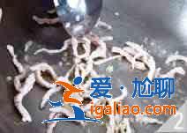 香干炒芹菜怎么做?? 香干炒芹菜怎么做??