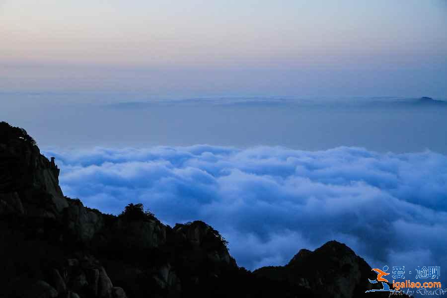 泰山站和泰安站是一個站嗎，哪個離泰山近？
