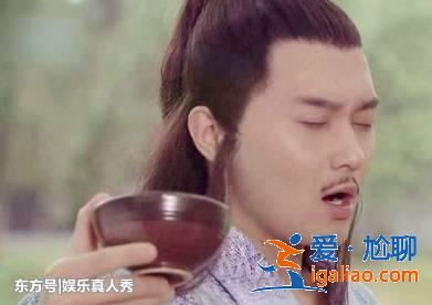 同樣是喝酒：古天樂清新俊逸，鄧論飄飄欲仙，最后一位帥氣逼人