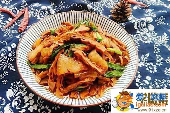回鍋肉能炒豆腐皮嗎？