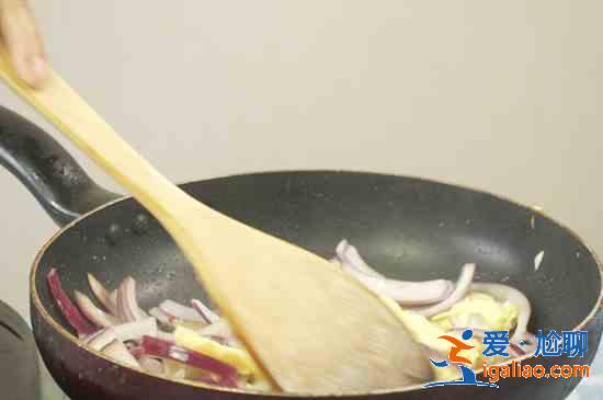 洋蔥炒雞蛋? 洋蔥炒雞蛋?