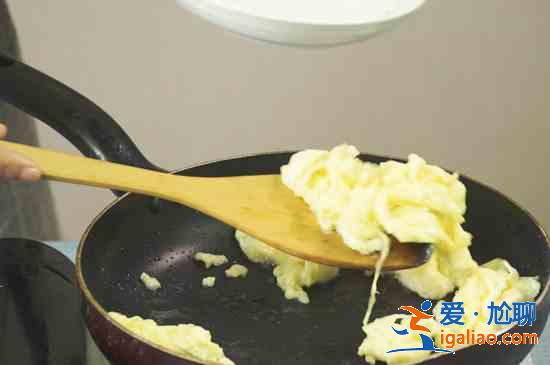 洋蔥炒雞蛋? 洋蔥炒雞蛋?