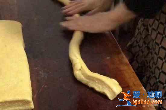雞蛋面粉油怎么炸麻糖？