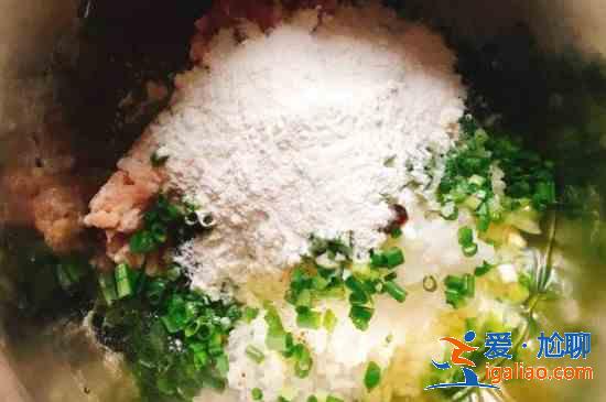 怎樣用肉和蘿卜炸肉丸？