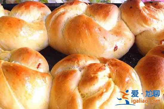 烤箱家常面包的做法? 烤箱家常面包的做法?