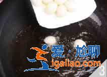 鵪鶉蛋燴雞菇怎么做？？