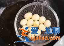 鵪鶉蛋燴雞菇怎么做？？