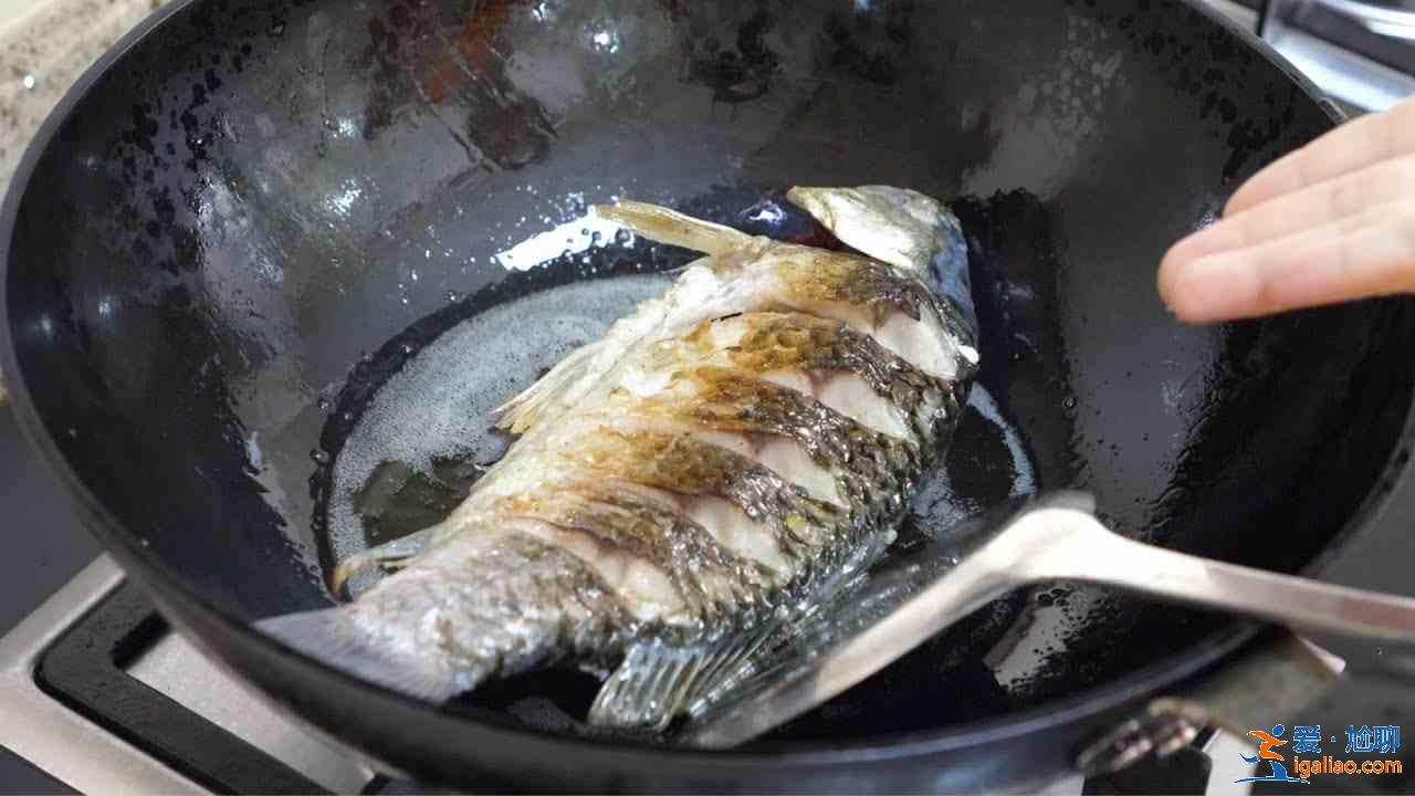 【煎魚小貼識】什麼魚不用壓著煎？？