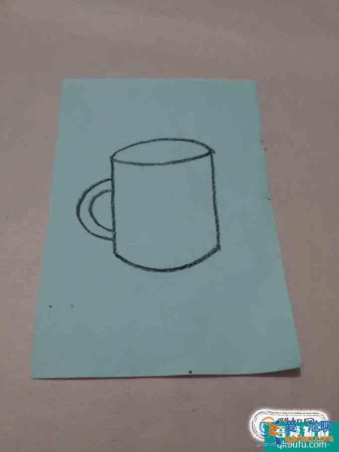 水杯簡(jiǎn)筆畫怎么畫？
