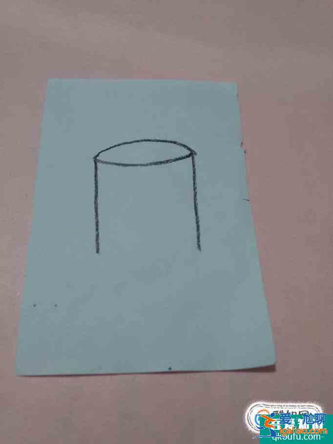 水杯簡(jiǎn)筆畫怎么畫？