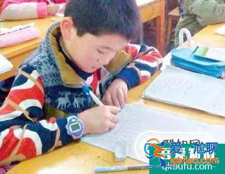小學三年級孩子怎樣練習使用鋼筆寫字？