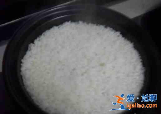 排骨塔吉鍋煲仔飯的做法? 排骨塔吉鍋煲仔飯的做法?