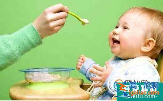 什么時候可以給嬰兒添加輔食？