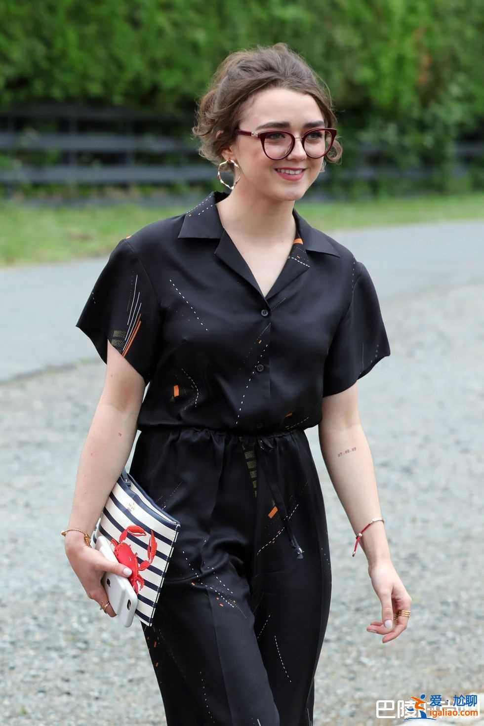 《權力的游戲》劇組大集合 哈靈頓蘿斯古堡浪漫完婚？