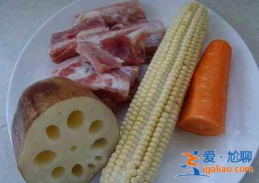 玉米蓮藕排骨湯的做法？