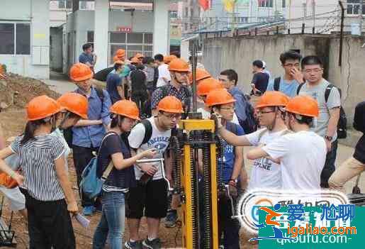 學土木工程的大學生應該學些什么?? 學土木工程的大學生應該學些什么??