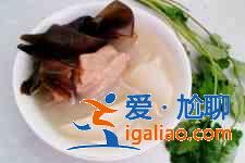 白蘿卜海帶排骨湯做法？
