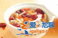 茶樹菇排骨湯？