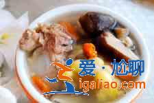 香菇玉米排骨湯的做法? 香菇玉米排骨湯的做法?