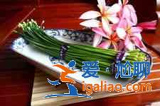 韭菜花炒肉? 韭菜花炒肉?