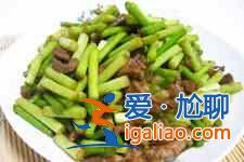 蒜苔炒肉的做法？