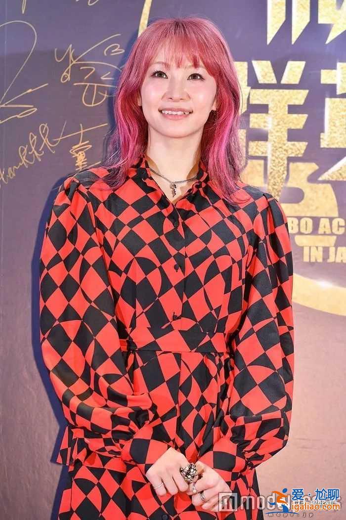 微博群英會在日本盛大舉行 中日明星紅毯爭奇斗艷
