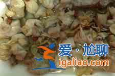 清蒸雞的做法? 清蒸雞的做法?