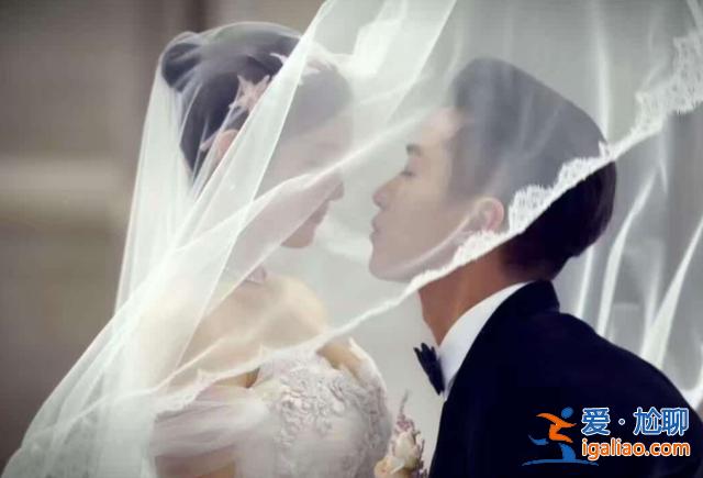 陳妍希陳曉甜蜜如初戀,久違同框全程十指相扣,還是有“真感情” 陳妍希陳曉甜蜜如初戀,久違同框全程十指相扣,還是有“真感情”