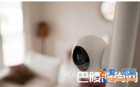 爸爸在我房間裝監控 爸爸在我梳妝臺安監控？