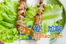 新疆羊肉串的做法？